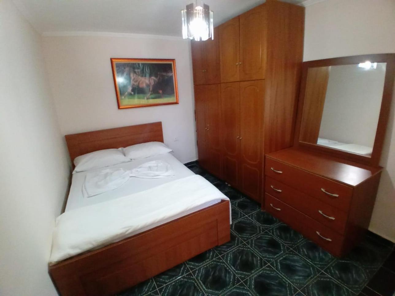 Gogo'S Sea Side Apartment Sarandë Eksteriør billede